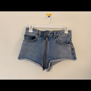 LF zipper shorts
